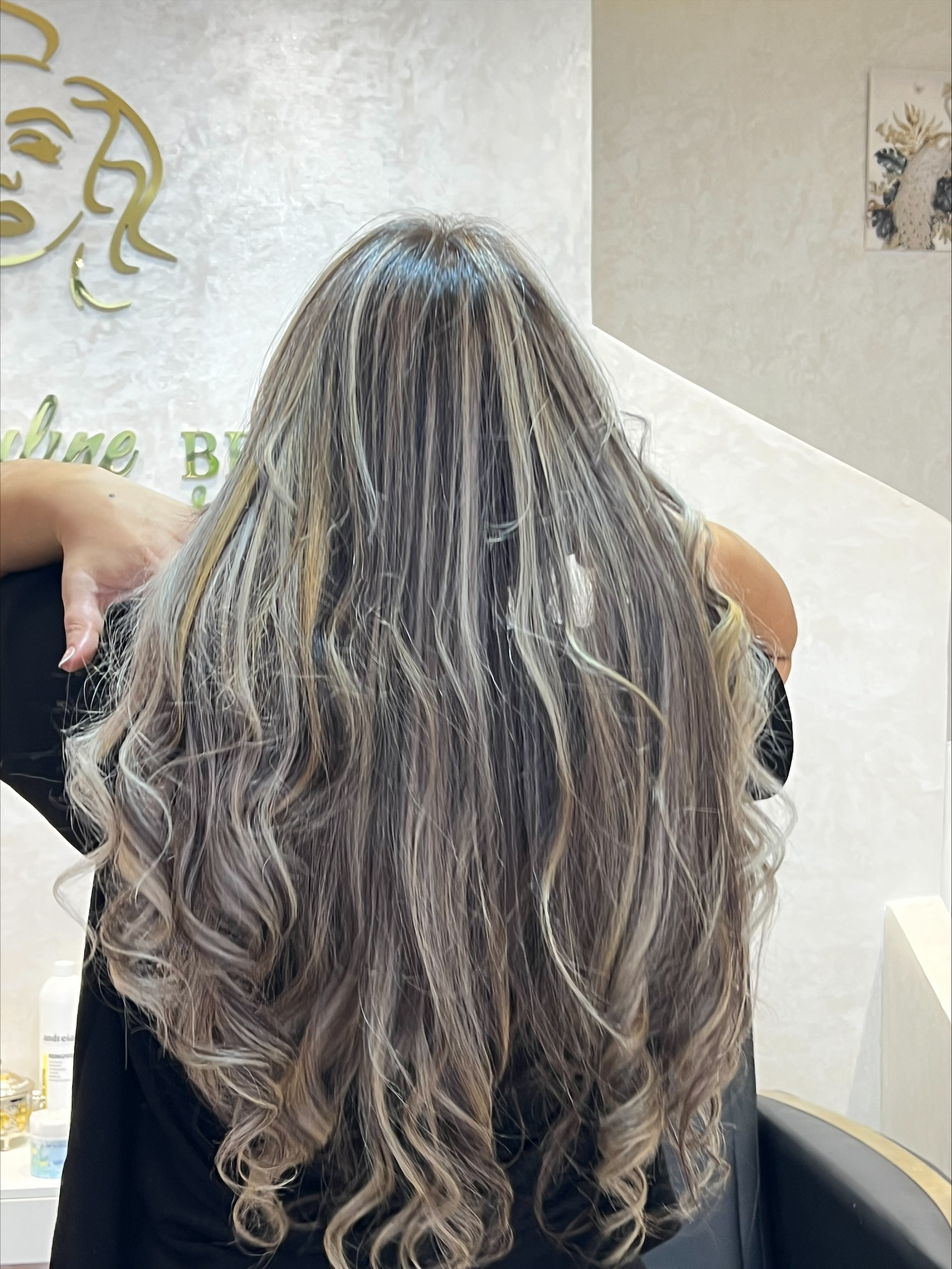 Balayage blond miel réalisé au salon Maryline Beauty à Fès